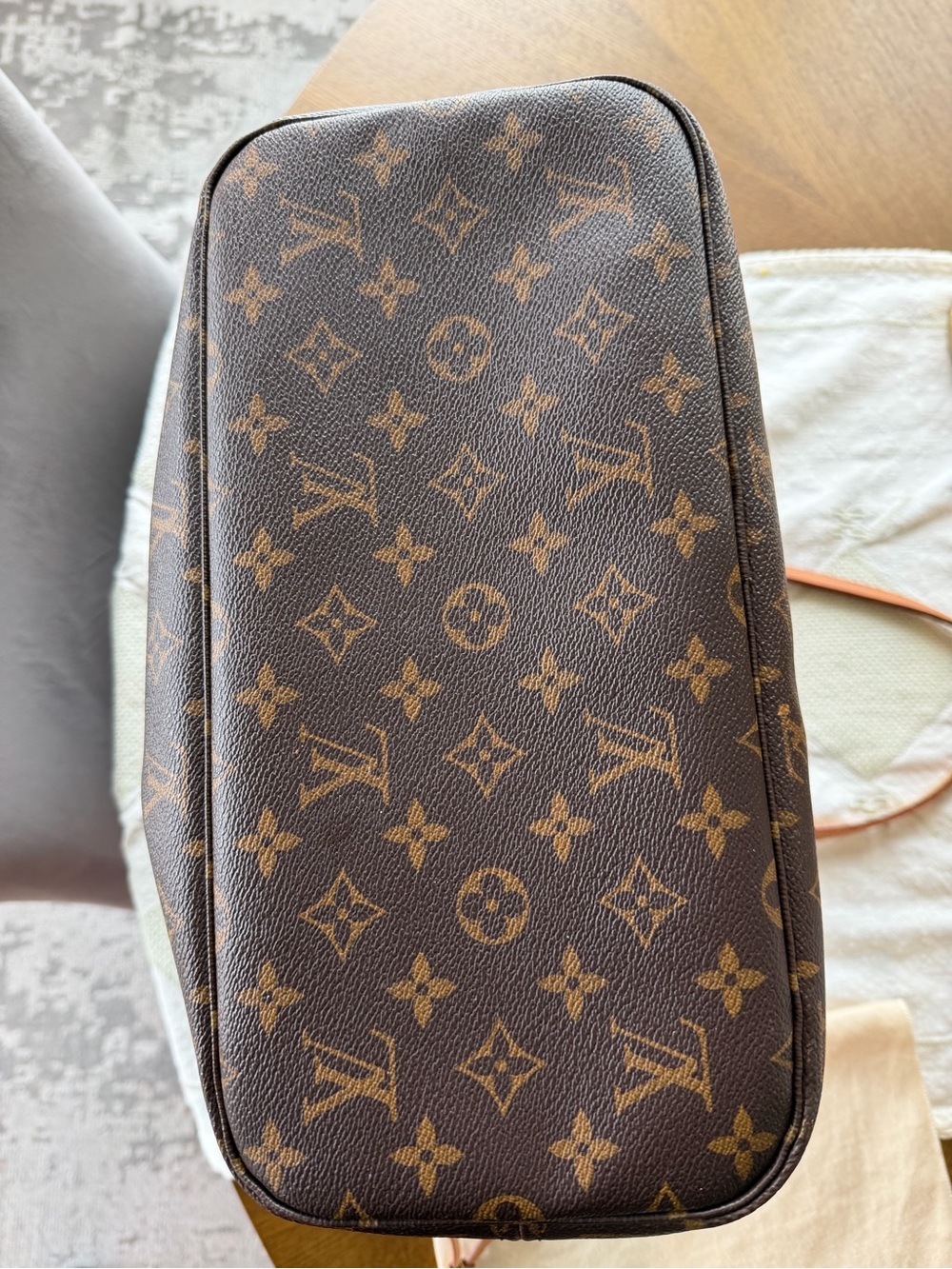 Louis Vuitton Monogram Canvas Neverfull Tote with Red Striped Interior - Picture 10 of 14